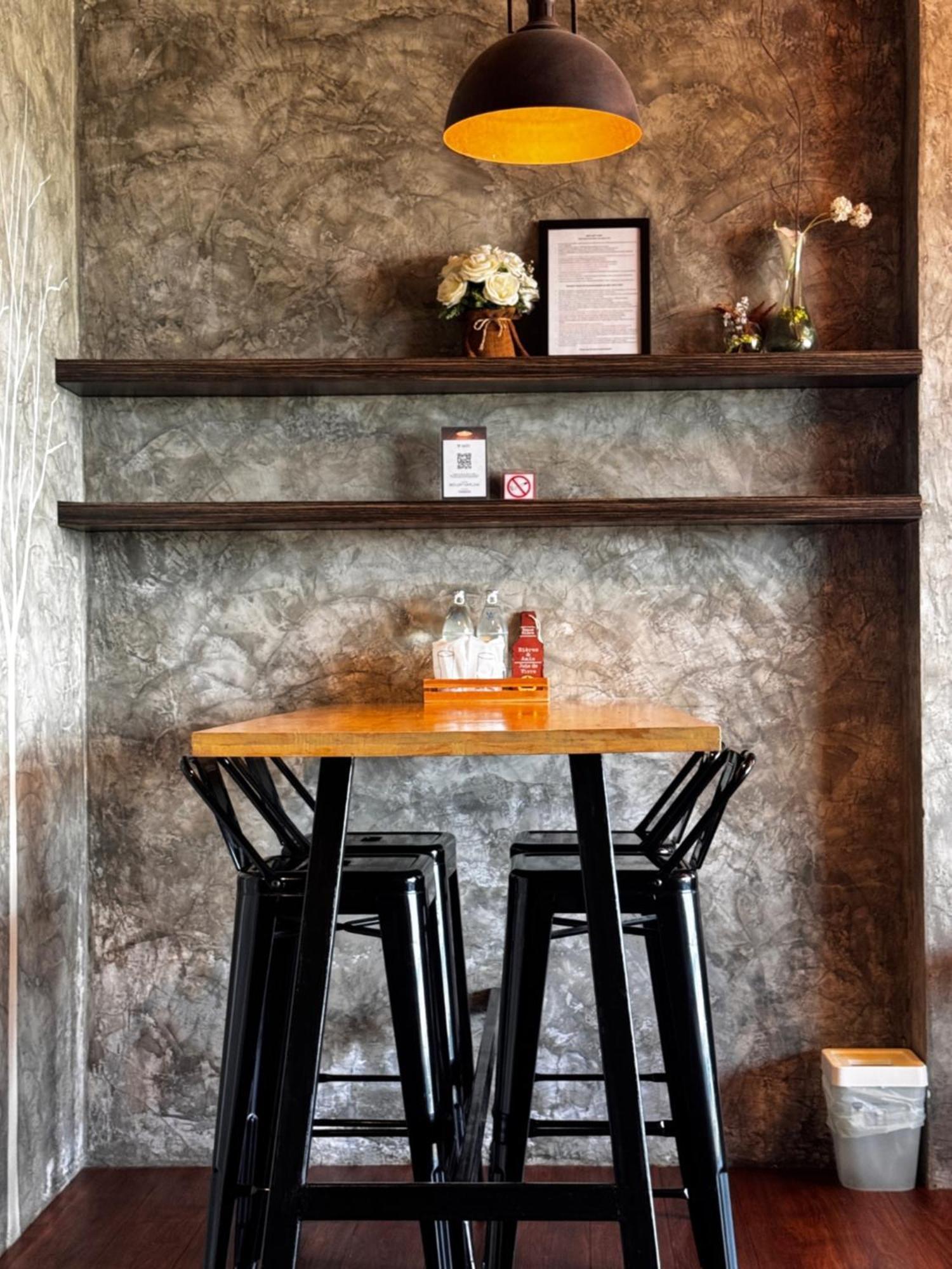 Bed Loft Cafe Otel Khon Kaen Dış mekan fotoğraf