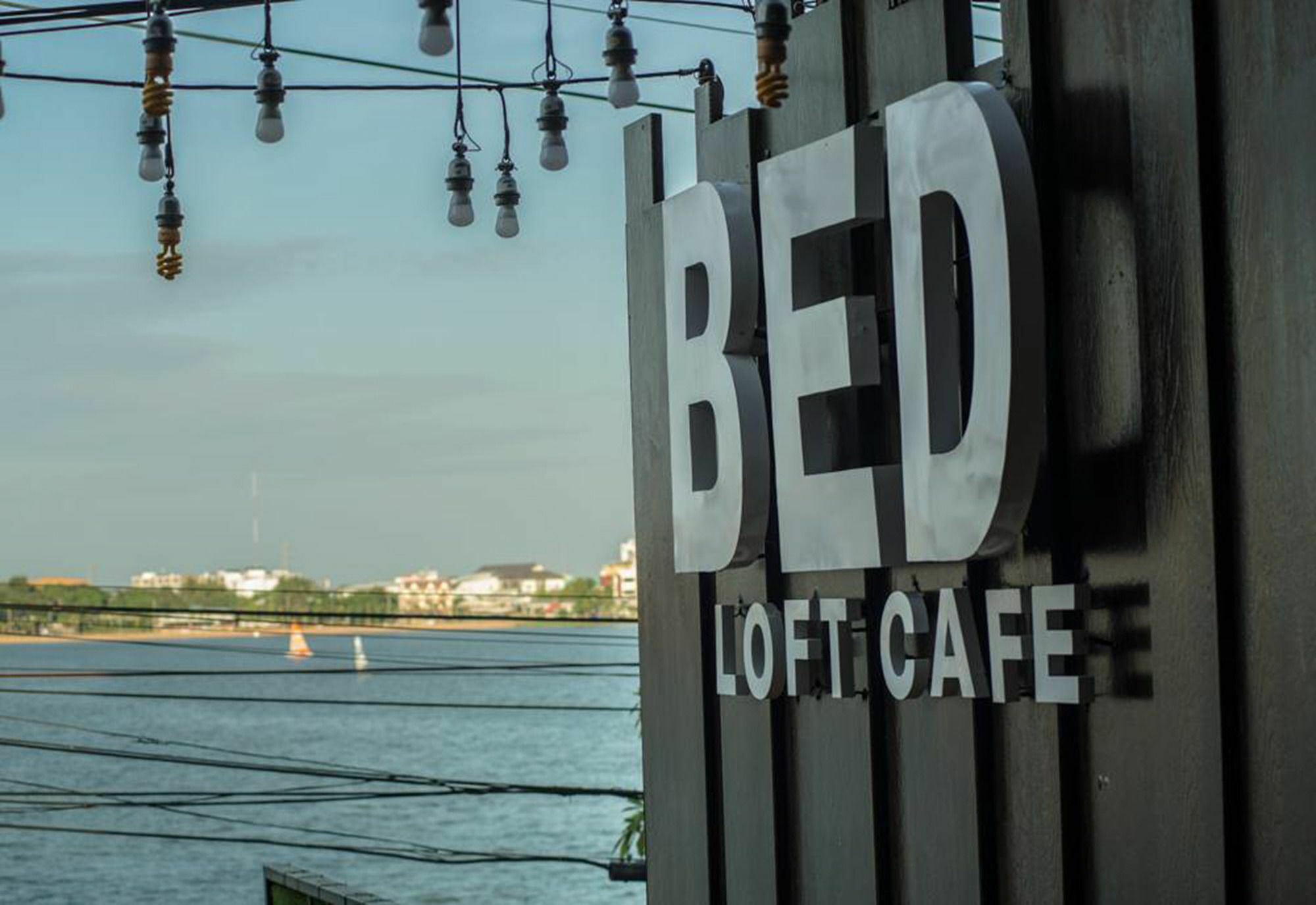 Bed Loft Cafe Otel Khon Kaen Dış mekan fotoğraf