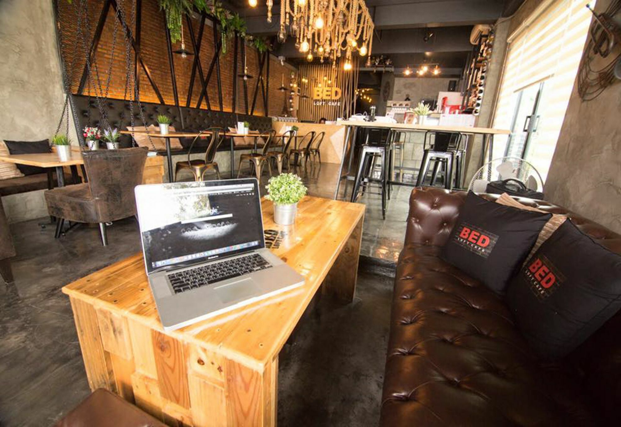 Bed Loft Cafe Otel Khon Kaen Dış mekan fotoğraf